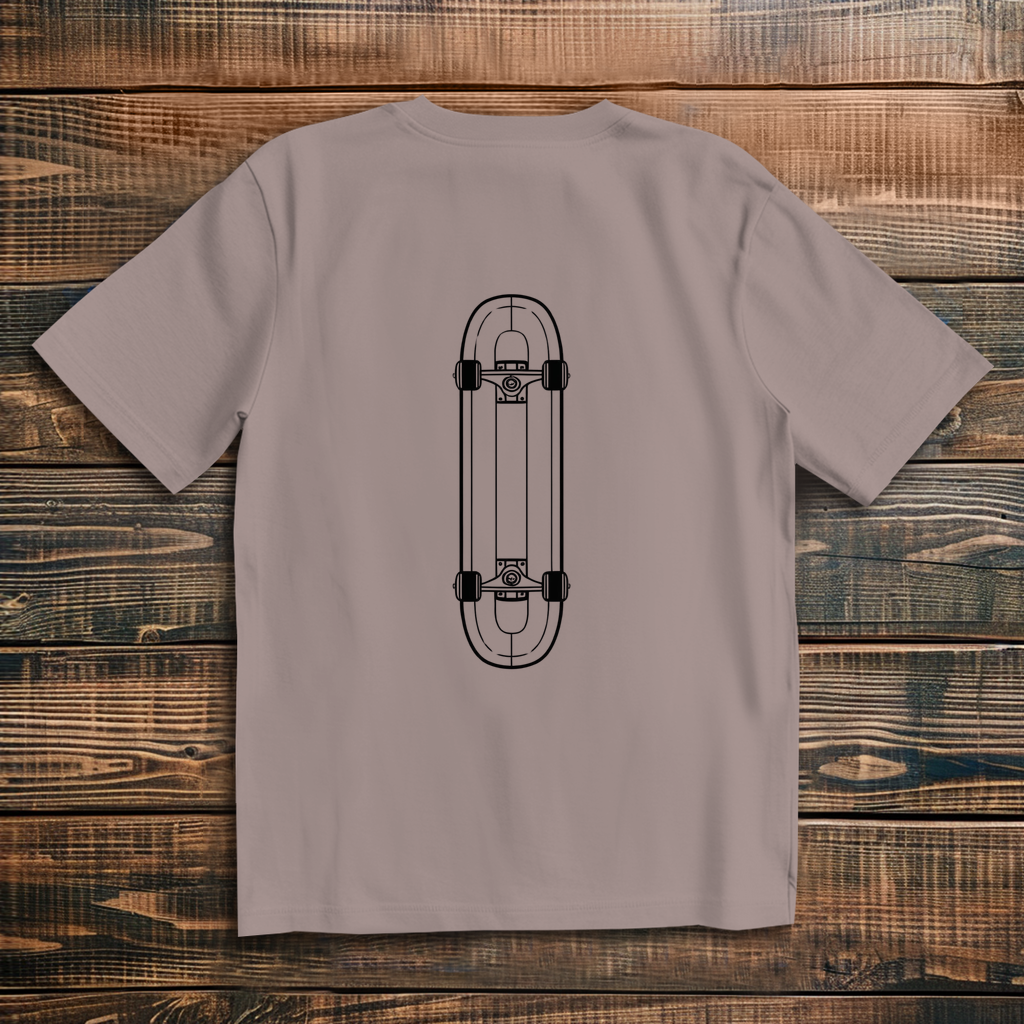 Oversize t-shirt skateboard sketch