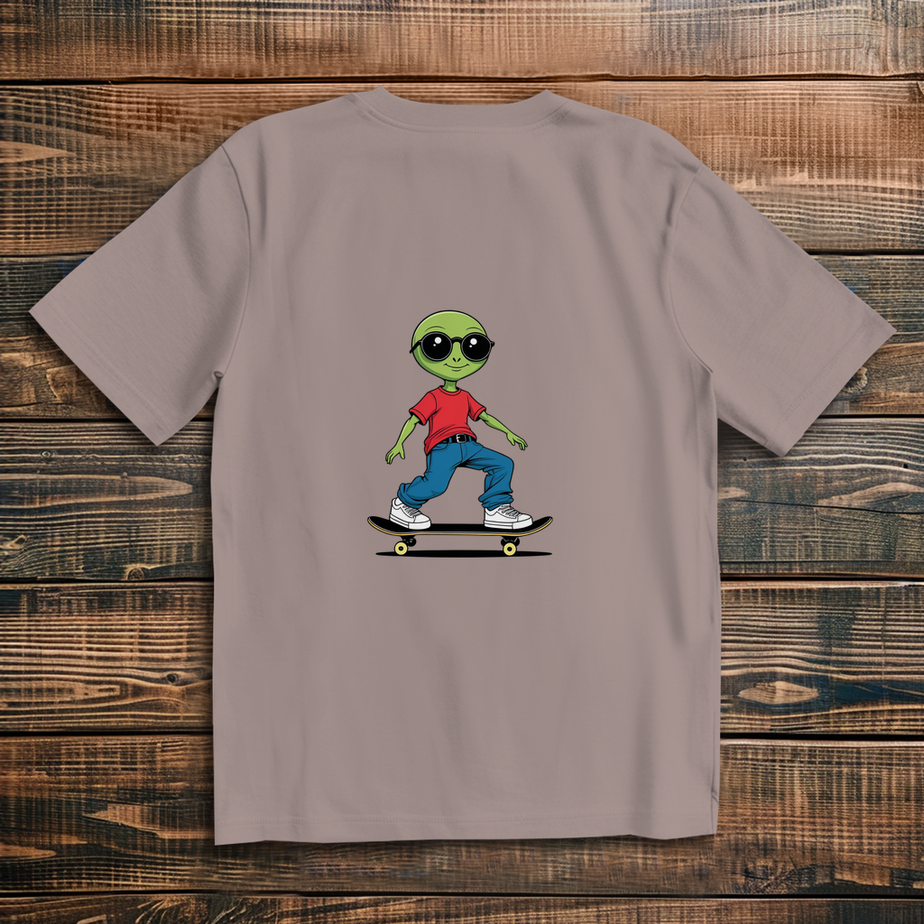 Oversized T-Shirt Skateboard Alien