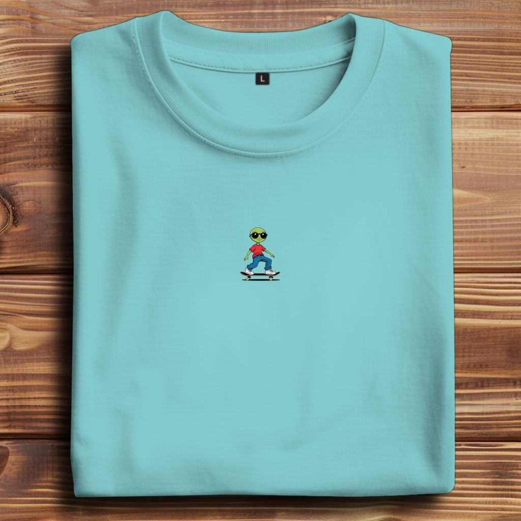 Oversized T-Shirt Skateboard Alien