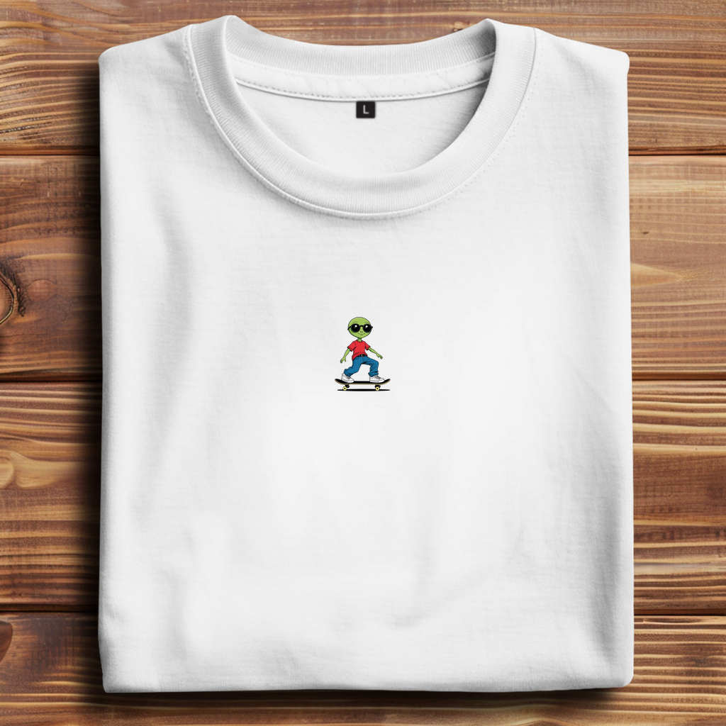 Oversized T-Shirt Skateboard Alien